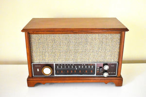 高級無垢材キャビネット ミッドセンチュリー 1963 ゼニス モデル K731 AM FM 真空管ラジオ 素晴らしい状態で素晴らしいサウンドです。