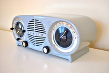 Load image into Gallery viewer, Gray Owl Eyes 1953 Zenith Model L515G AM Vacuum Tube Radio Excellent Condition Great Sounding!