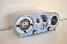 Load image into Gallery viewer, Gray Owl Eyes 1953 Zenith Model L515G AM Vacuum Tube Radio Excellent Condition Great Sounding!