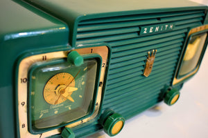 Gumby Green 1953 Zenith Model L520F AM Vintage Vacuum Tube Radio Gorgeous Looking and Sounding!
