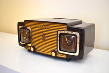 Charger l&#39;image dans la galerie, Godiva Gold 1953 Zenith Model L622 AM Vintage Vacuum Tube Radio Gorgeous Looking and Sounding!