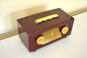 バーガンディ マルーン 1955 ゼニス「ブロードウェイ」モデル R511R AM 真空管ラジオ 美しいサウンドとコンディション！