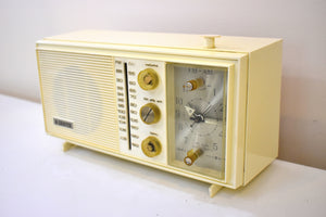 Bluetooth Ready To Go - Marzipan Vanilla White 1963 Zenith AM FM Model T2538W Vacuum Tube Radio Excellent Condition Great Player!