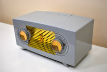 画像をギャラリービューアに読み込む, ハル グレー 1955 ゼニス「ブロードウェイ」モデル Z510G AM 真空管ラジオ - よろしくお願いします!