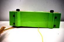 Load image into Gallery viewer, Chartreuse Green Vintage 1952 Automatic Radio Mfg Model CL-142 Vacuum Tube AM Radio Cool Model Rare Color!