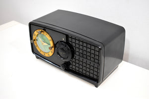 Carbon Black Bakelite Post War 1952 Esquire BF Goodrich Model 550U AM Tube Clock Radio Works Great Rare Manufacturer!
