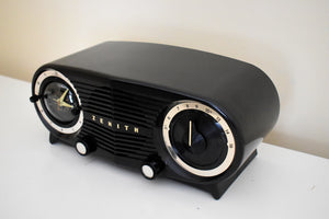 Owl Eyes Black and Silver Vintage 1953 Zenith 5L03 AM Tube Clock Radio Mid Century Charmer!
