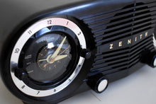 画像をギャラリービューアに読み込む, オウルアイズ ブラック＆シルバー ヴィンテージ 1953 ゼニス 5L03 AM 真空管時計ラジオ ミッドセンチュリーの魅力！ 