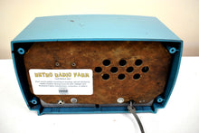 Charger l&#39;image dans la galerie, Turquoise and Wicker Vintage 1954 Capehart Model 3T55BN AM Vacuum Tube Radio Sounds Great Excellent Original Condition!