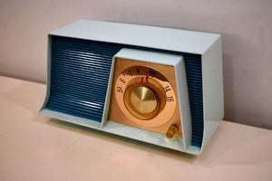 Blue Bayou Mid Century Retro 1962 Motorola A17B3 Vacuum Tube AM Radio Cool Model Rare Color!