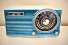 Charger l&#39;image dans la galerie, Bluetooth Ready To Go - Bayou Blue Mid Century Retro 1961 Motorola A18B3UL Vacuum Tube AM Radio Cool Model Rare Color!