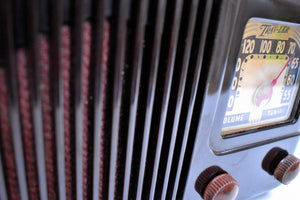 Espresso Brown Bakelite 1943 Trav-Ler Model 5002 AM Vacuum Tube Radio Cute As A Button!