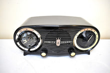 Load image into Gallery viewer, Anthracite Black Bakelite 1954 Zenith Deluxe &quot;Owl Eyes&quot; Model L515 Vacuum Tube Radio Looks and Sounds Great! Excellent Condition!