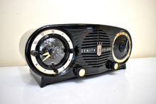 Load image into Gallery viewer, Anthracite Black Bakelite 1954 Zenith Deluxe &quot;Owl Eyes&quot; Model L515 Vacuum Tube Radio Looks and Sounds Great! Excellent Condition!
