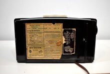 Charger l&#39;image dans la galerie, Arabica Brown Vintage 1949 RCA Victor Model 8X541 AM Vacuum Tube Radio Popular Model In Its Day and Today!