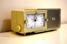 Load image into Gallery viewer, Plaza Ivory Mid Century Retro Jetsons 1959 Bulova Model 120 Tube AM Clock Radio Excellent Condition!