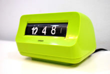 Load image into Gallery viewer, Frog Green Vintage 1970&#39;s Citizen Roller Clock Model DK 703 So Cute!