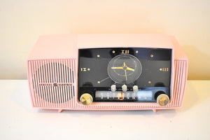 プリンセス ピンク ミッドセンチュリー 1959 ゼネラル エレクトリック モデル 914D 真空管 AM クロック ラジオ ビューティー サウンド 素晴らしい人気モデル！
