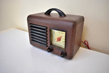 Load image into Gallery viewer, Genuine Leatherette 1946 General Television Model 1A5 Vacuum Tube AM Radio Works Great!