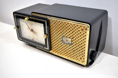 無煙炭 1957 ブローバ モデル 120 真空管 AM クロック ラジオ 素晴らしい状態です。いいね！