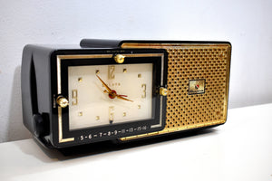Anthracite 1957 Bulova Model 120 Vacuum Tube AM Clock Radio Excellent Condition! Sounds Great!