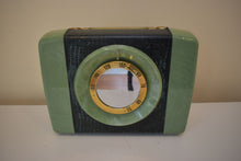 Load image into Gallery viewer, Marble Green 1953 Arvin Playmate Model 650P Portable AM Vacuum Tube Radio Rare Color!