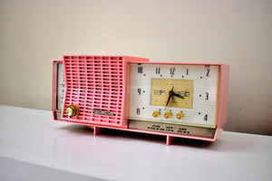 Biarritz Pink 1957-1958 Silvertone Model 8027 Vacuum Tube AM Clock Radio Creme De La Creme!