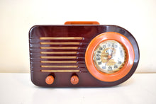 Charger l&#39;image dans la galerie, Maroon and Butterscotch Catalin 1946 FADA Model 1000 Vacuum Tube AM Radio Sounds Terrific! Excellent Condition!