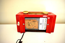Charger l&#39;image dans la galerie, Bluetooth Ready To Go - Crimson Red 1955 Zenith &quot;Broadway&quot; Model R511 Vacuum Tube Radio Looks and Sounds Great! Excellent Condition!