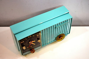 Sea Foam Green 1957 Vintage RCA Victor 3RD-35 Vacuum Tube AM Clock Radio Works Great Looks Great!