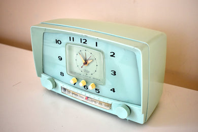 Sea Mist Green 1955 Westinghouse Model H549T5 Vintage Tube AM Clock Radio Cutie and Sounds Dreamy!