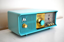Charger l&#39;image dans la galerie, Aqua Turquoise Mid Century 1957 Motorola Model 57CC Tube AM Clock Radio Sounds Great! Looks Great!