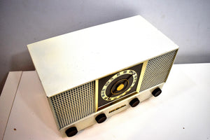 Snow White "The Lindsay" Vintage 1954 RCA Victor 6-XF-9E Vacuum Tube AM/FM Radio Sounds and Looks Great!