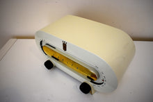 Load image into Gallery viewer, Cream Ivory Bakelite 1951 Zenith Consol-Tone Model H511 Vacuum Tube Radio Looks and Sounds Great! Excellent Condition!