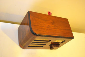 Artisan Handcrafted Wood Delco Model R-1153 Vacuum Tube AM Radio Relic and Sounds Great!