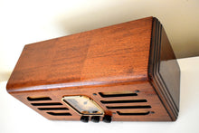 Load image into Gallery viewer, Artisan Handcrafted Wood 1938 Philco Model 38-17 Vacuum Tube AM Shortwave Radio Excellent Condition!