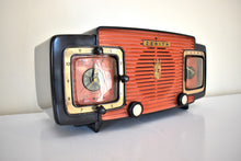 Charger l&#39;image dans la galerie, Widow Black and Red 1954 Zenith Model 5L07 AM Vacuum Tube Radio Sounds Great! Looks So Cool!