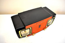 Charger l&#39;image dans la galerie, Blood Orange and Black 1955 Zenith Model A515Y AM Vacuum Tube Radio Loud and Clear Sounding and Excellent Condition!