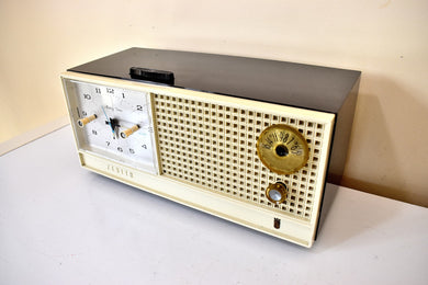 Sumatra Tan Brown and Ivory 1962 Zenith Model H519C AM Vacuum Tube Clock Radio Sounds Terrific and Excellent Condition!