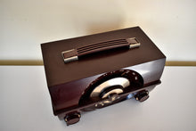 Load image into Gallery viewer, Mocha Brown Bakelite 1954 Zenith Model R615Y AM Vacuum Tube Radio Beautiful Industrial Age Design! Loud and Clear Sounding!