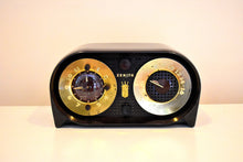 Load image into Gallery viewer, Arabica Brown Owl Eyes 1951 Zenith Model G516 AM Vacuum Tube Radio Great Looking and Sounding!